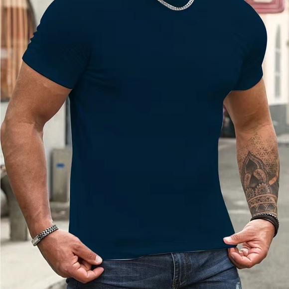 🇺🇸 PATRIOTIC TEE 🇺🇸 - Picture 4 of 4